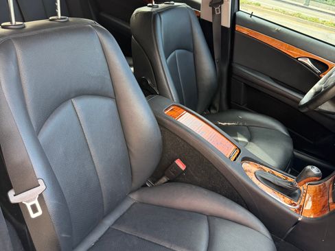 Used 2009 Mercedes-Benz E 350 Sedan image 18