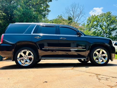 Used 2016 GMC Yukon Denali w/ Open Road Package AWD/4WD image 8
