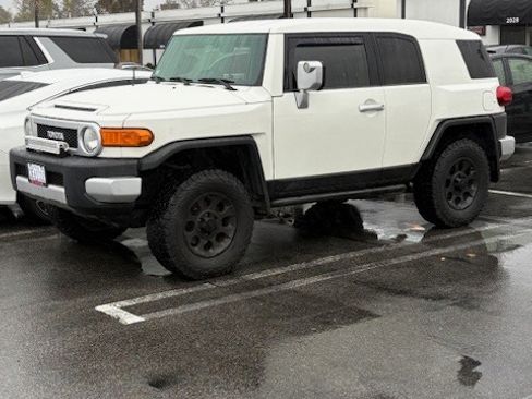 Used 2013 Toyota FJ Cruiser 4WD w/ Upgrade Pkg image 1