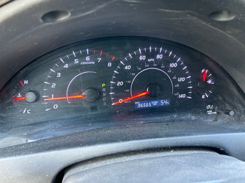 Used 2010 Toyota Camry FWD image 14