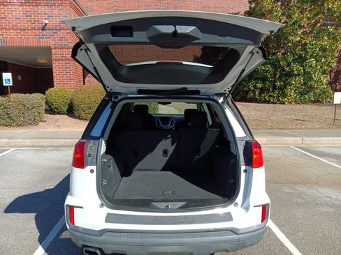 Used 2016 GMC Terrain SLE image 8