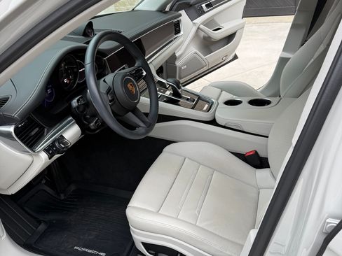 Used 2023 Porsche Panamera 4 Platinum Edition image 11