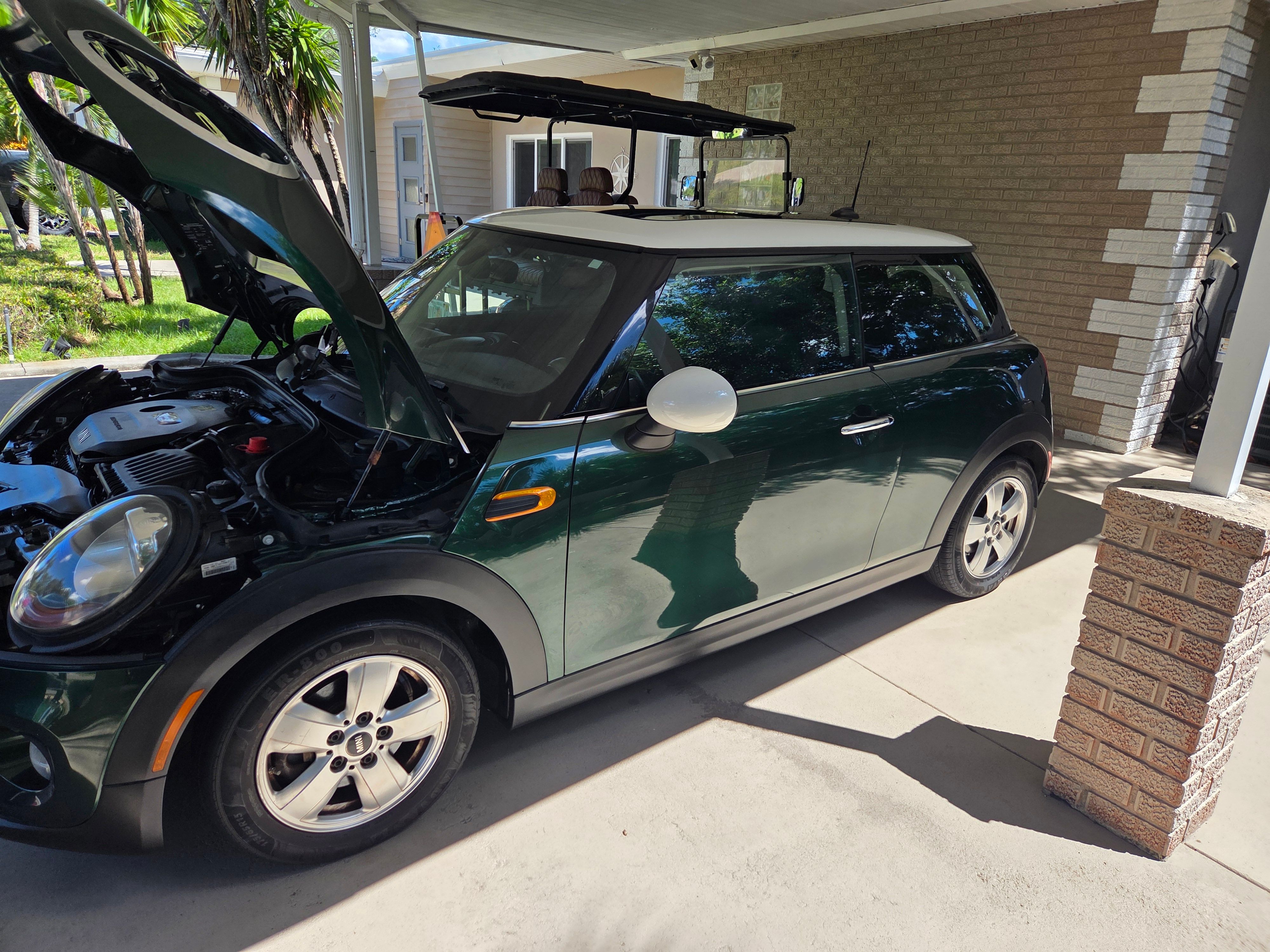 Used 2014 MINI Cooper 2-Door Hardtop w/ Premium Package 2 FWD image 12