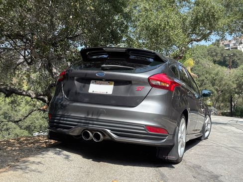 Used 2016 Ford Focus ST w/ Equipment Group 402A image 10