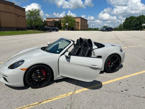Used 2020 Porsche 718 Boxster S RWD image 5