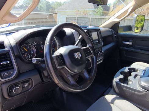 Used 2019 RAM 3500 Tradesman w/ Chrome Appearance Group image 14