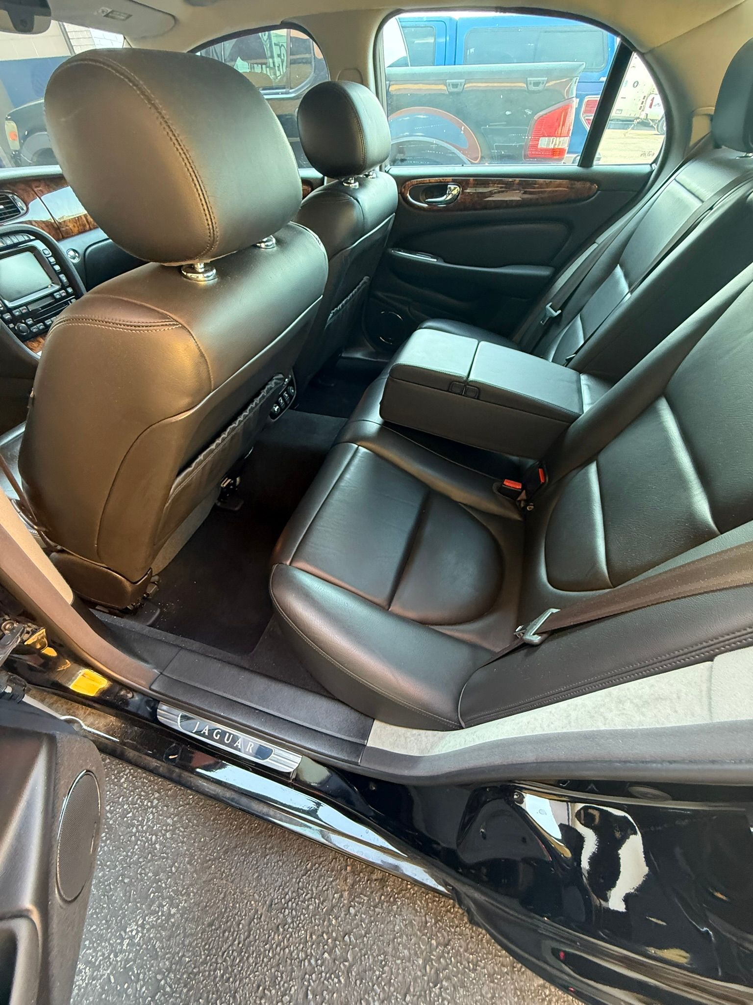 Used 2004 Jaguar XJ8 RWD image 14