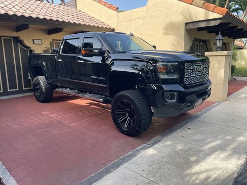 Used 2019 GMC Sierra 3500 Denali w/ Duramax Plus Package image 2