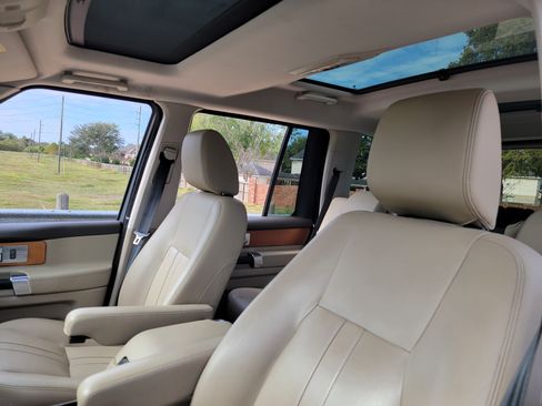 Used 2016 Land Rover LR4 HSE image 13