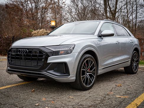 Used 2023 Audi Q8 Premium Plus w/ Premium Plus Package image 2
