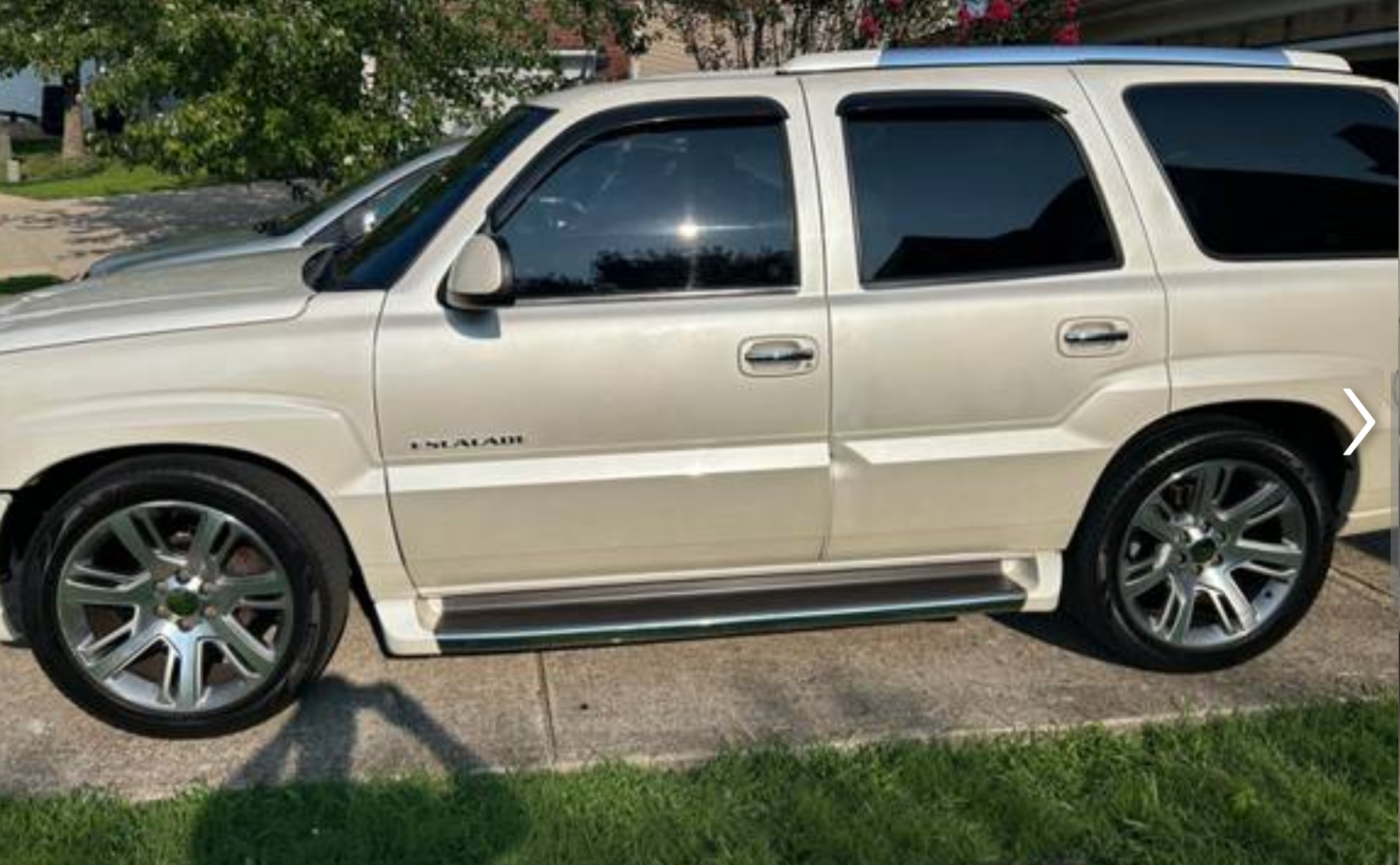 Used 2004 Cadillac Escalade AWD image 6