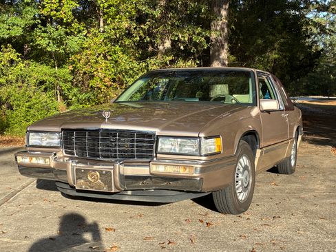 Used 1992 Cadillac De Ville Coupe image 9