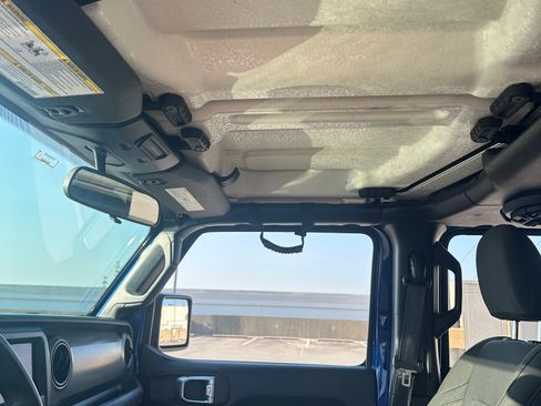 Used 2018 Jeep Wrangler Unlimited Sport S image 16