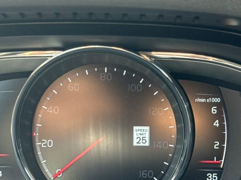 Used 2016 Volvo XC70 T5 Platinum AWD/4WD image 21