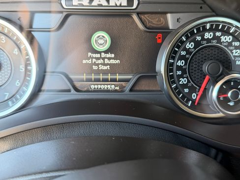 Used 2023 RAM 2500 Laramie AWD/4WD image 14