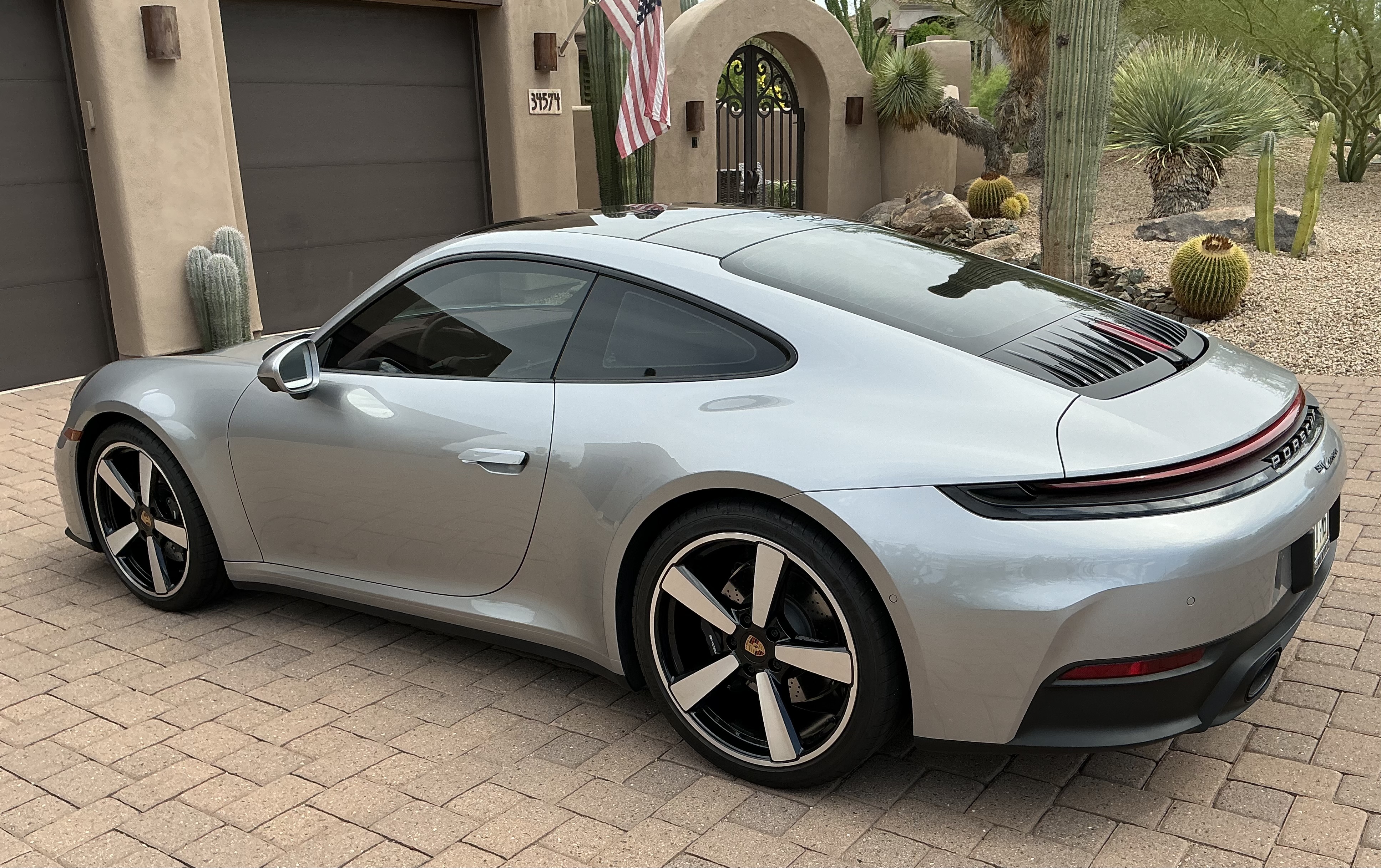 Used 2025 Porsche 911 Carrera T RWD image 11