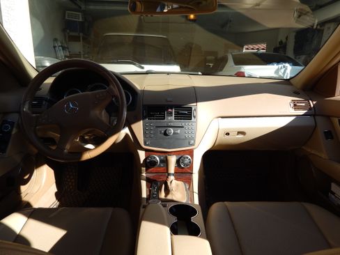 Used 2008 Mercedes-Benz C 300 Sedan image 9
