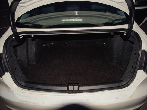 Used 2014 Volkswagen Jetta SE FWD image 13
