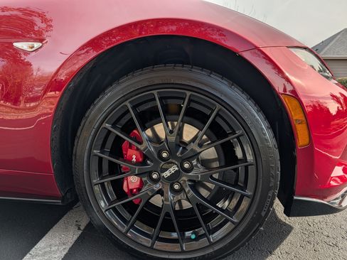 Used 2022 MAZDA MX-5 Miata Club w/ Brembo/BBS Recaro Package image 11