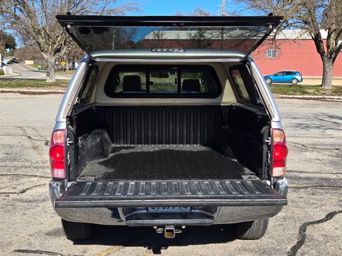 Used 2006 Toyota Tacoma PreRunner w/ SR5 Pkg #2 image 54
