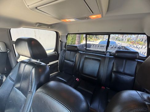 Used 2007 GMC Sierra 1500 SLT w/ Entertainment Package RWD image 9
