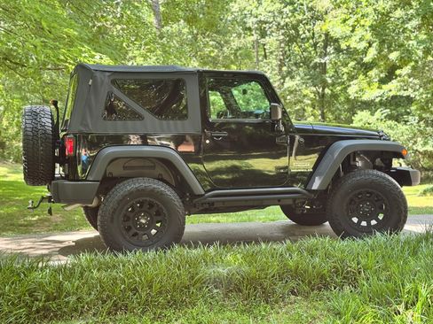 Used 2015 Jeep Wrangler Sport AWD/4WD image 13
