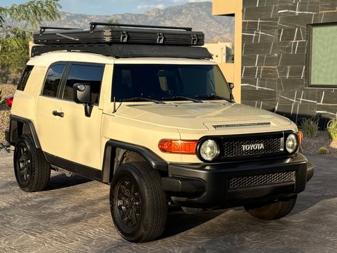 Used 2008 Toyota FJ Cruiser 4WD image 1