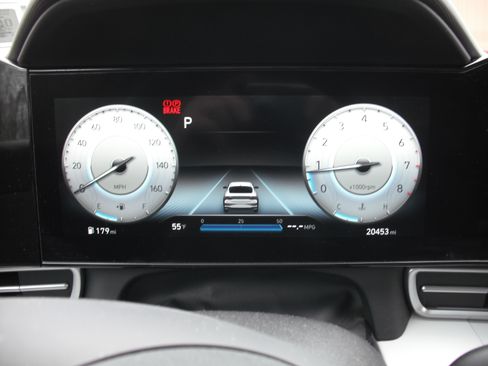 Used 2021 Hyundai Elantra Limited w/ Cargo Package image 18