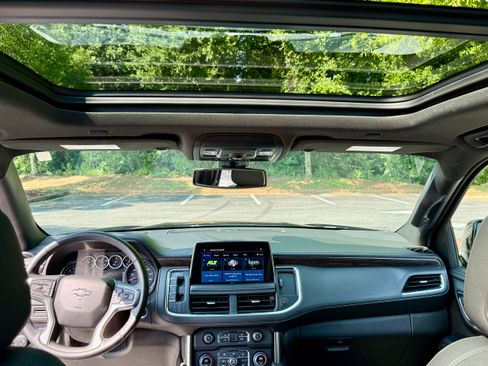 Used 2021 Chevrolet Tahoe LT w/ LT Signature Package AWD/4WD image 15