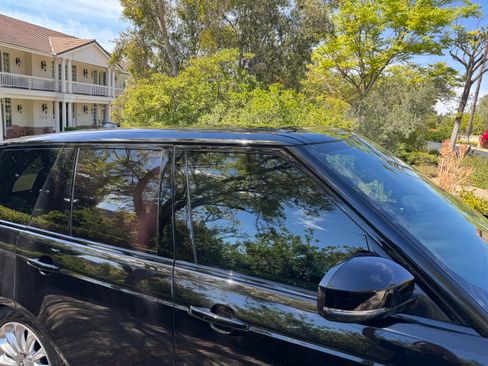 Used 2022 Land Rover Range Rover image 11