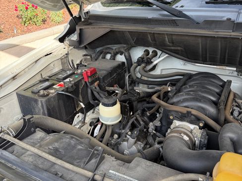 Used 2016 Nissan NV 3500 SV w/ Technology Package image 2