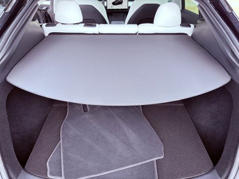 Used 2024 Tesla Model Y Performance image 21