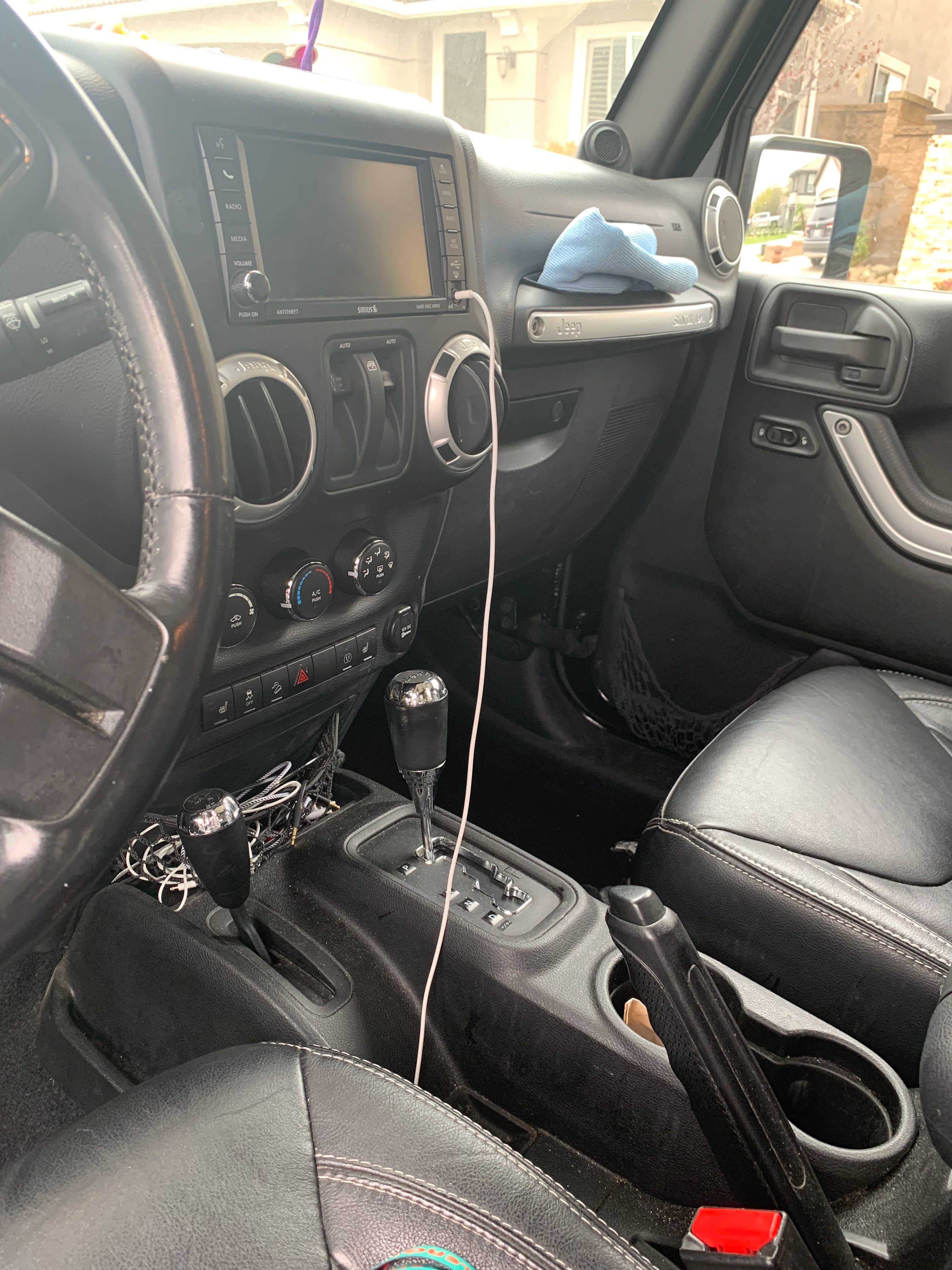 Used 2013 Jeep Wrangler Sahara w/ Connectivity Group AWD/4WD image 8