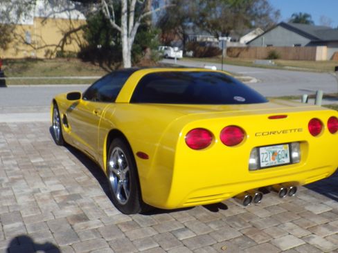 Used 2002 Chevrolet Corvette Coupe w/ Preferred Equipment Group2 image 5