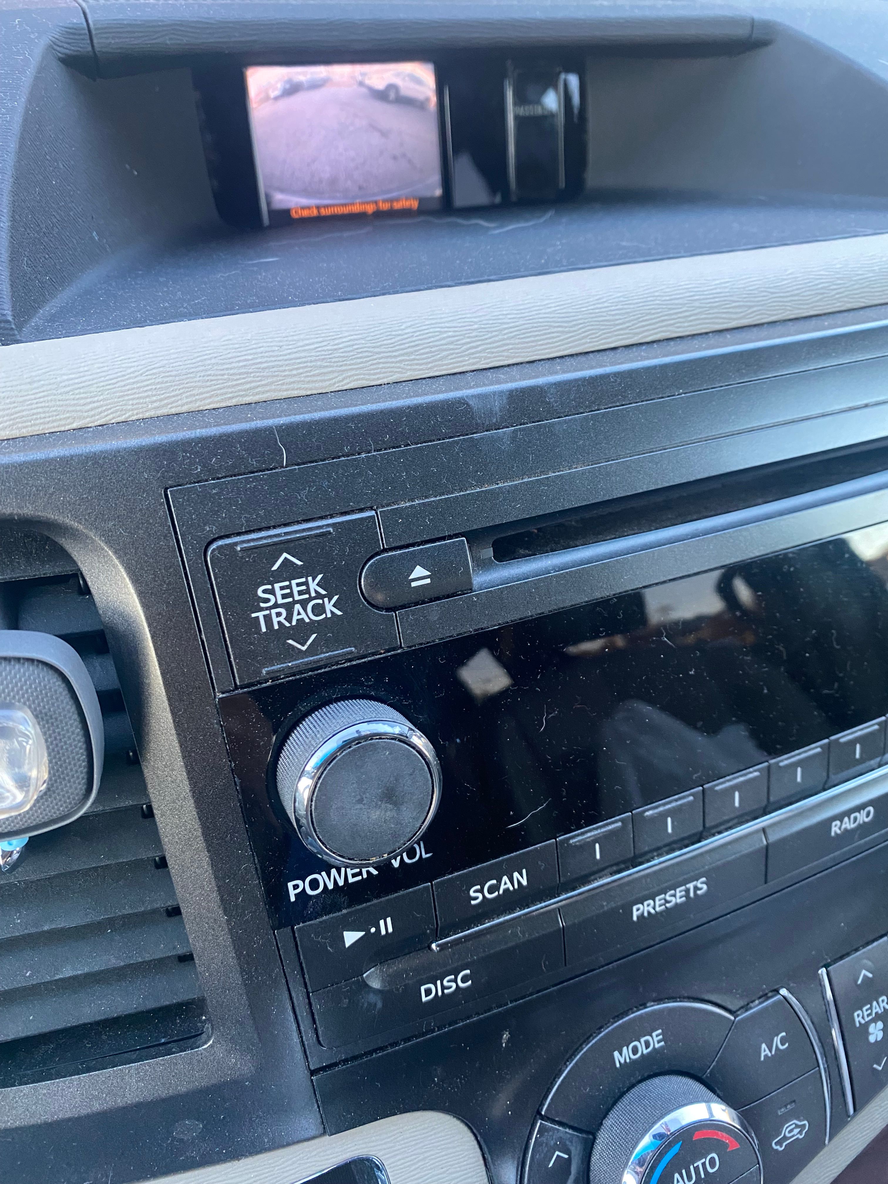 Used 2011 Toyota Sienna XLE FWD image 16