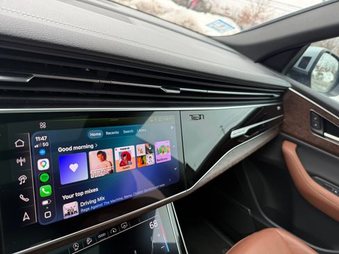 Used 2024 Audi Q8 Premium Plus w/ Premium Plus Package image 26