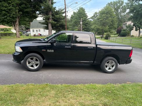 Used 2015 RAM 1500 Express AWD/4WD image 2