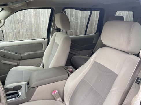 Used 2007 Ford Explorer XLT AWD/4WD image 10