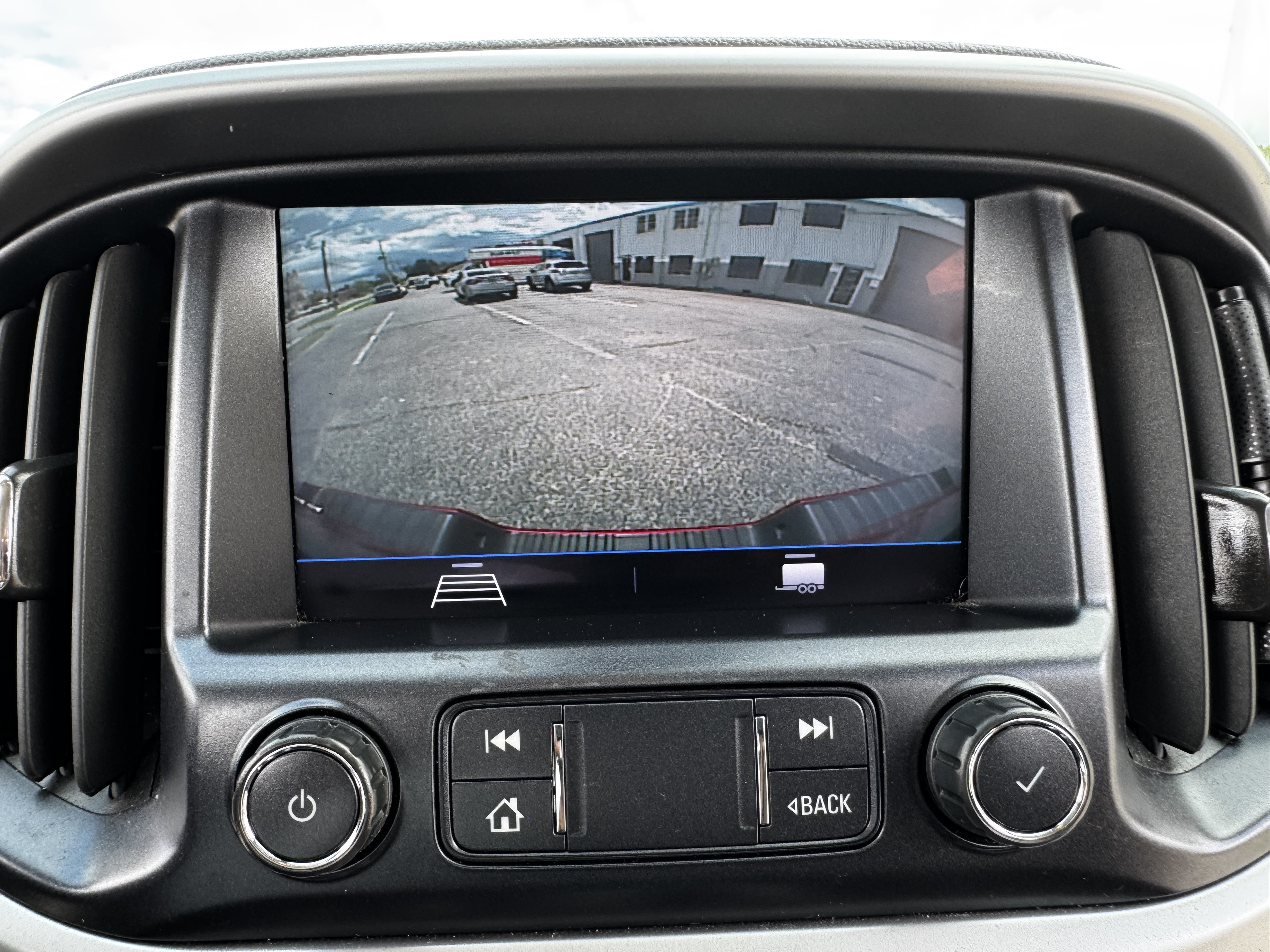 Used 2021 Chevrolet Colorado LT w/ Safety Package RWD image 25