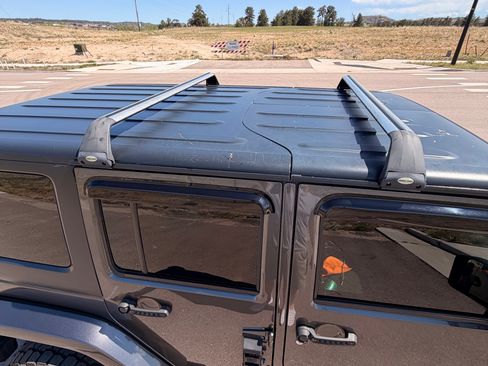 Used 2018 Jeep Wrangler Unlimited Sahara AWD/4WD image 10
