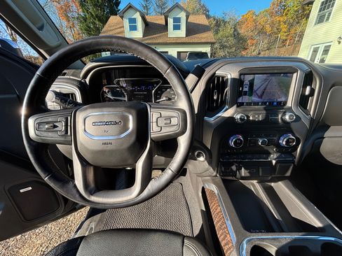 Used 2020 GMC Sierra 1500 Denali w/ Technology Package image 10