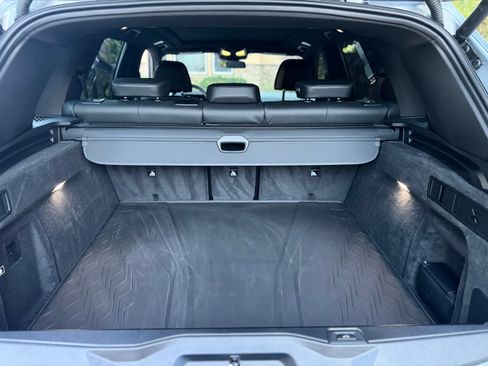 Used 2025 BMW X5 M60i w/ Executive Package image 9