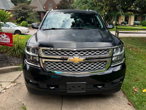 Used 2016 Chevrolet Tahoe LT w/ LT Signature Package AWD/4WD image 6