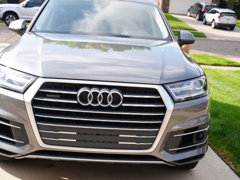 Used 2018 Audi Q7 3.0T Premium Plus w/ Premium Plus Package AWD/4WD image 2