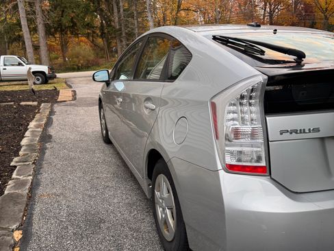 Used 2010 Toyota Prius Three image 10