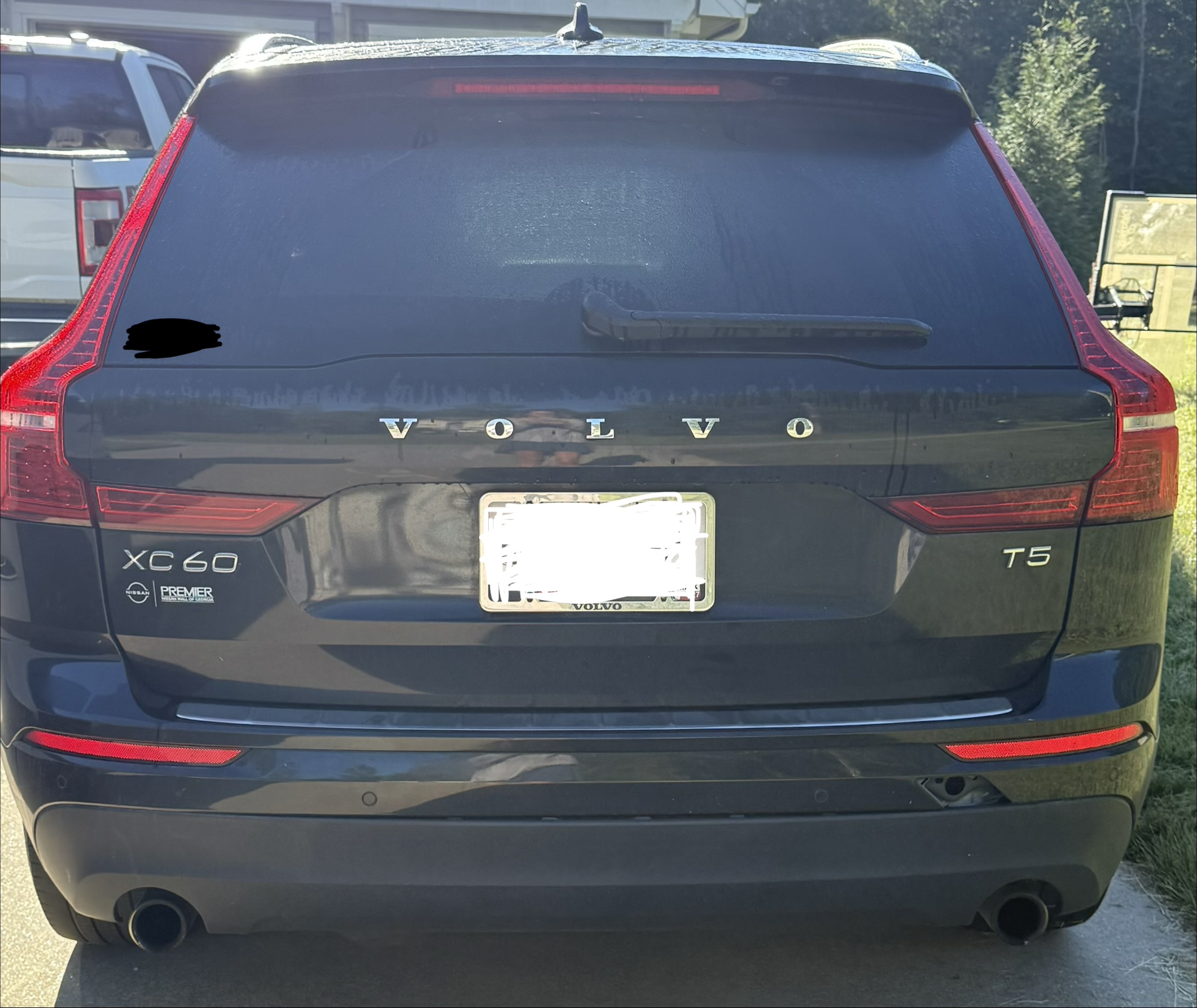 Used 2021 Volvo XC60 T5 Momentum w/ Advanced Package FWD image 4