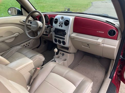 Used 2008 Chrysler PT Cruiser Convertible 2D image 6