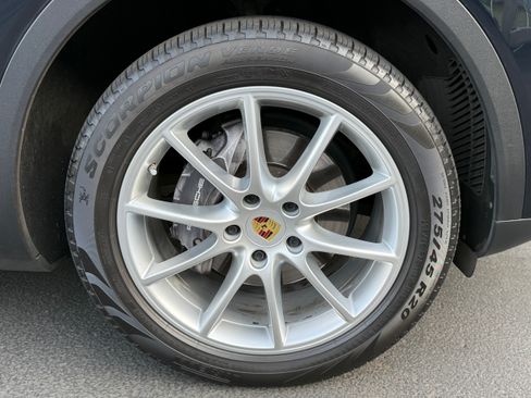 Used 2019 Porsche Cayenne image 11