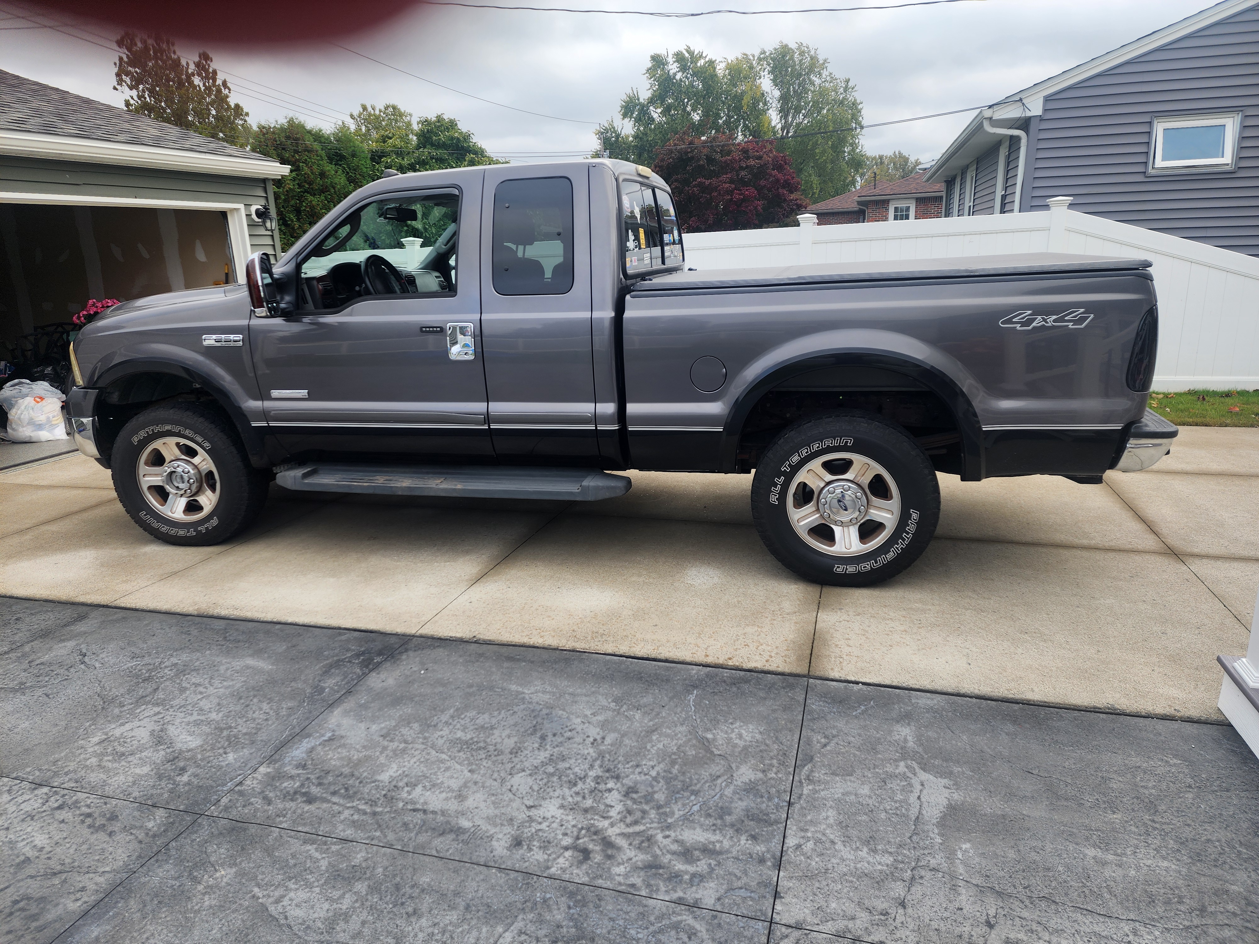 Used 2006 Ford F250 Lariat AWD/4WD image 1