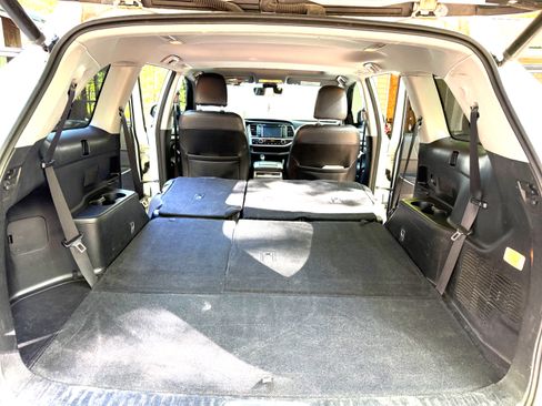 Used 2017 Toyota Highlander XLE AWD/4WD image 17